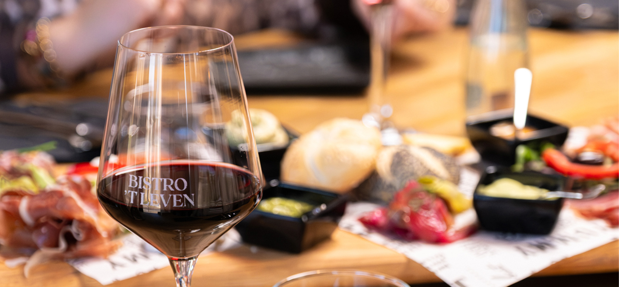 Header bistro het leven restaurant gezellig eten borrel wijn